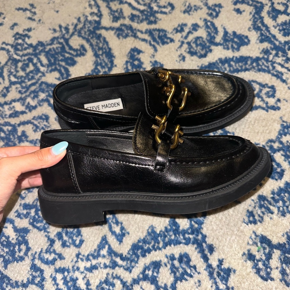 Like new Steve Madden Loafers